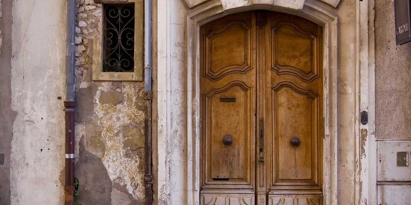 一桥飞架南北，天堑变通途：武汉长江大桥的历史意义与建筑结构解析